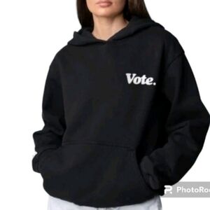 NEW TALENTLESS Size Large Black White Vote Graphic Print Heavy Hooded Sweatshirt